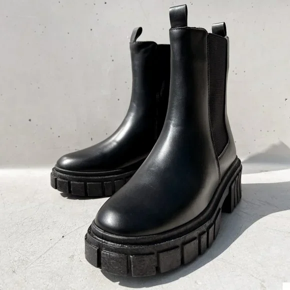NEW Black Lug Sole Chunky Platform Elastic Ankle Block Heel Chelsea Boot Booties - Picture 3 of 12